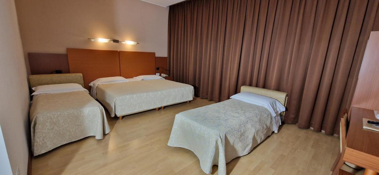 Bella Italia Palace Hotel โนวารา ภายนอก รูปภาพ