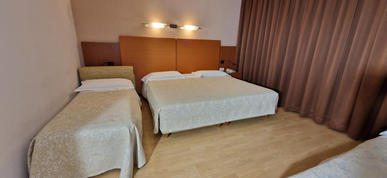 Bella Italia Palace Hotel โนวารา ภายนอก รูปภาพ