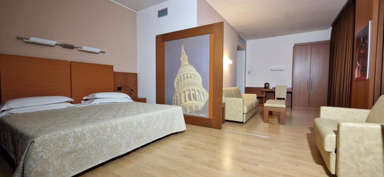 Bella Italia Palace Hotel โนวารา ภายนอก รูปภาพ