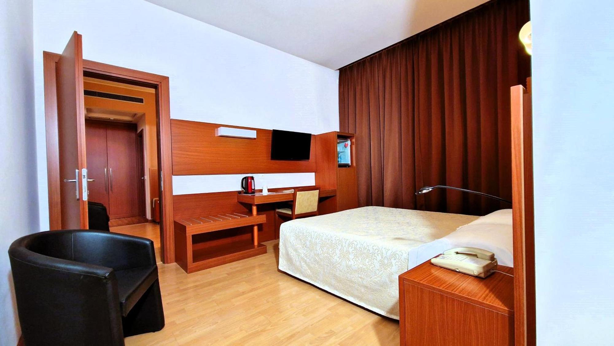 Bella Italia Palace Hotel โนวารา ภายนอก รูปภาพ