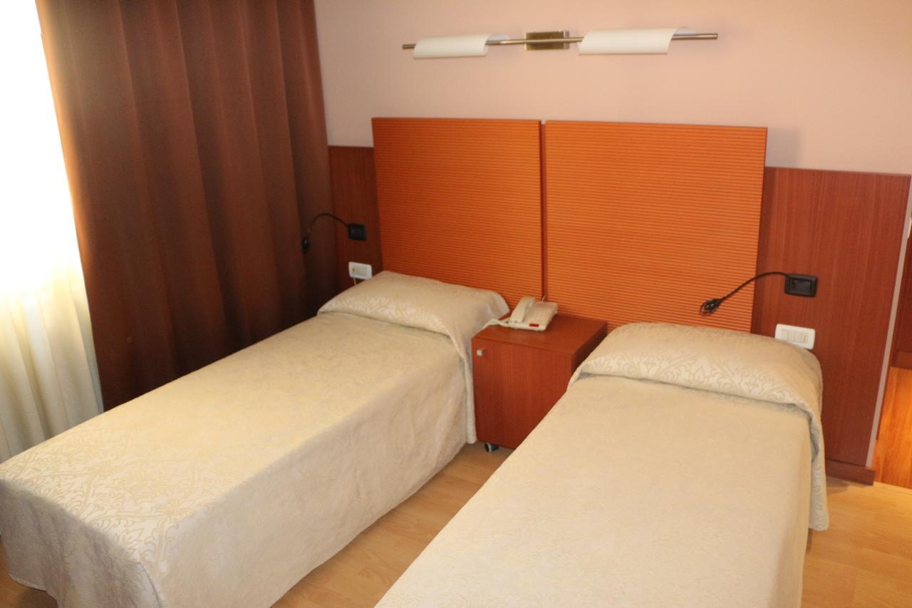 Bella Italia Palace Hotel โนวารา ภายนอก รูปภาพ